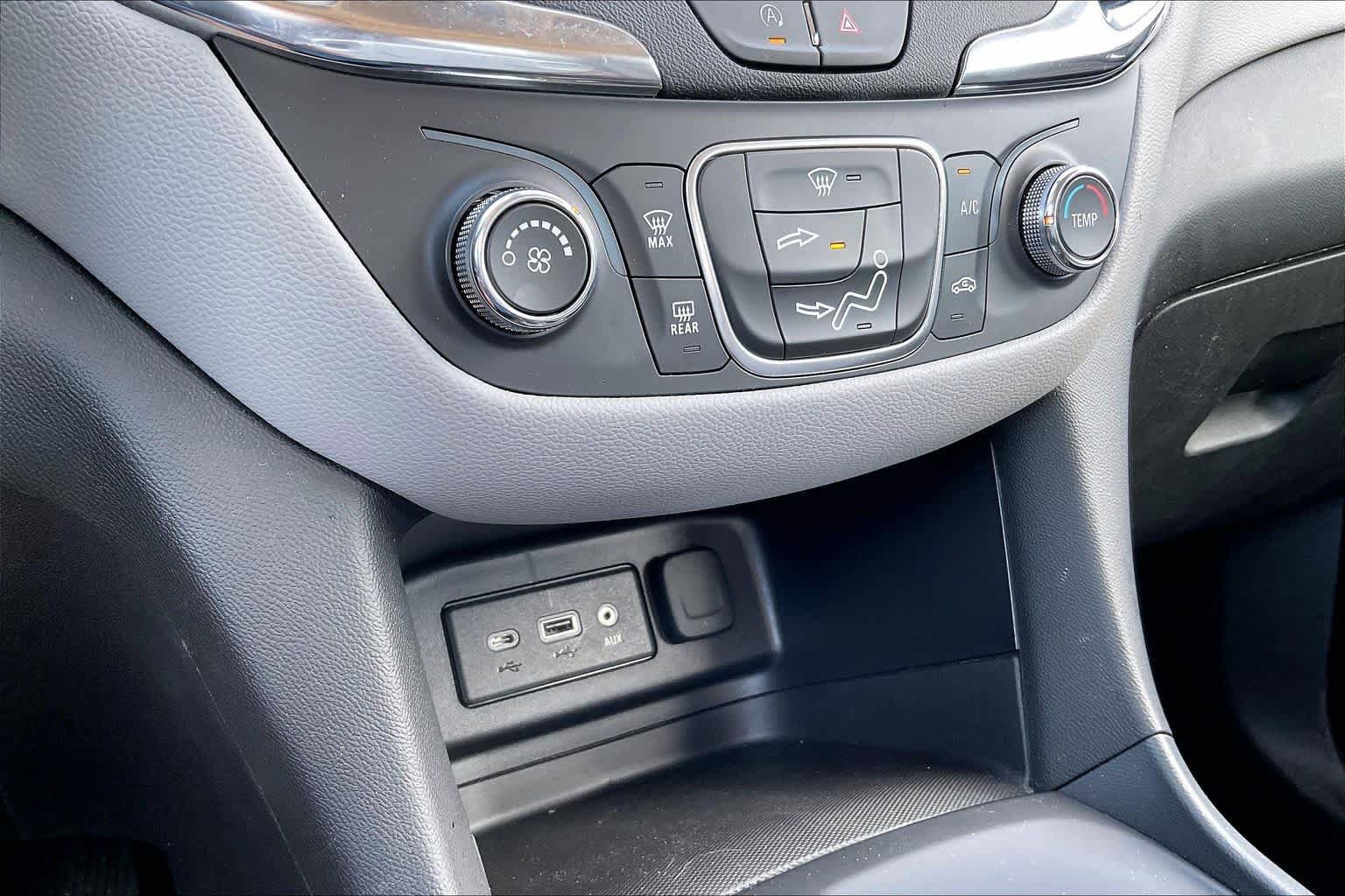 Used 2024 Chevrolet Equinox LS w/ Driver Confidence II Package FWD image 31