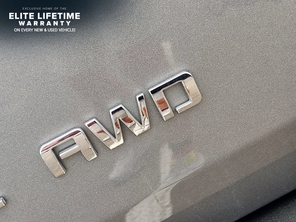 Used 2023 Chevrolet Traverse LS AWD/4WD image 7