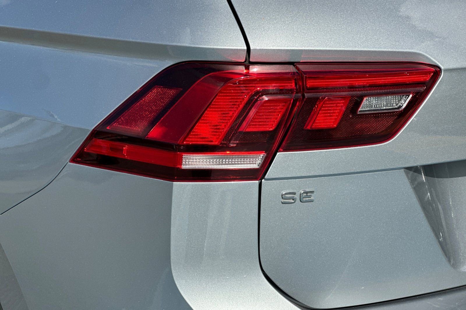 Used 2024 Volkswagen Tiguan SE FWD image 27