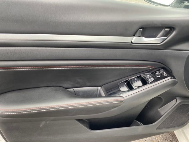Used 2023 Nissan Altima 2.5 SR image 17