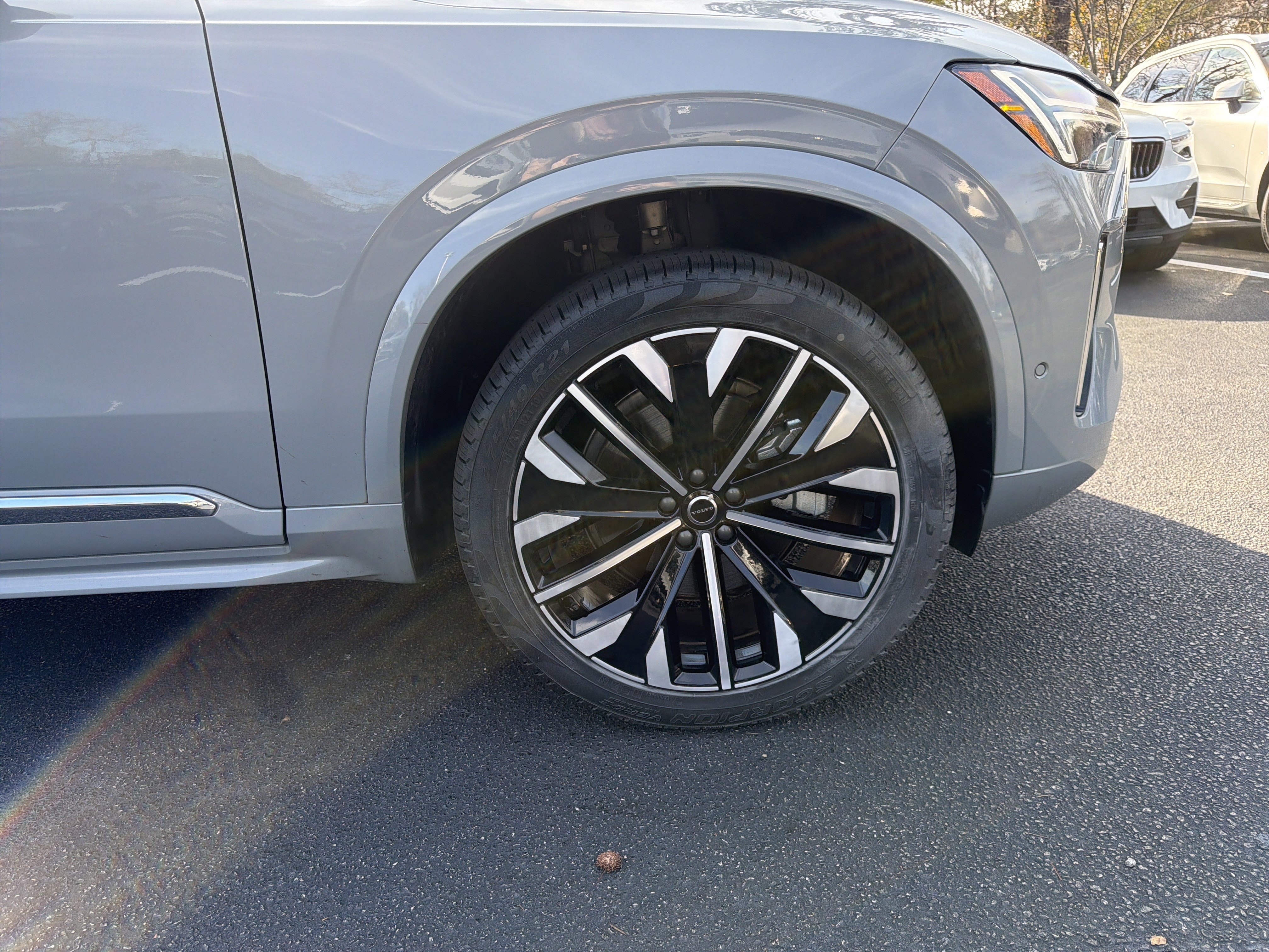 Certified 2025 Volvo XC90 B6 Plus image 13