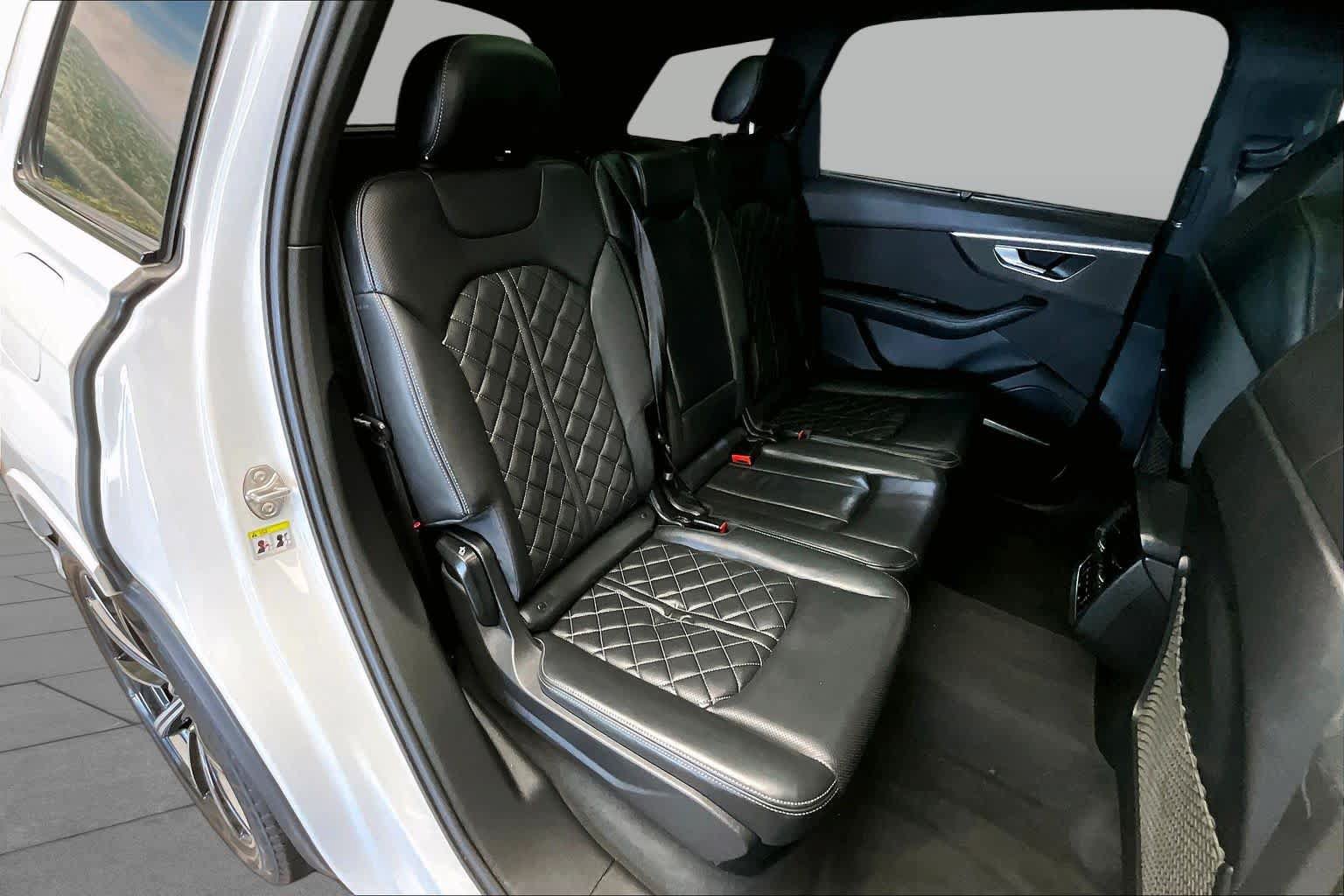 Used 2023 Audi SQ7 Premium Plus w/ Executive Package AWD/4WD image 18