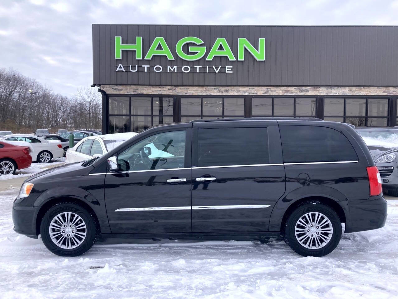 Used 2014 Chrysler Town & Country Touring-L w/ Driver Convenience Group