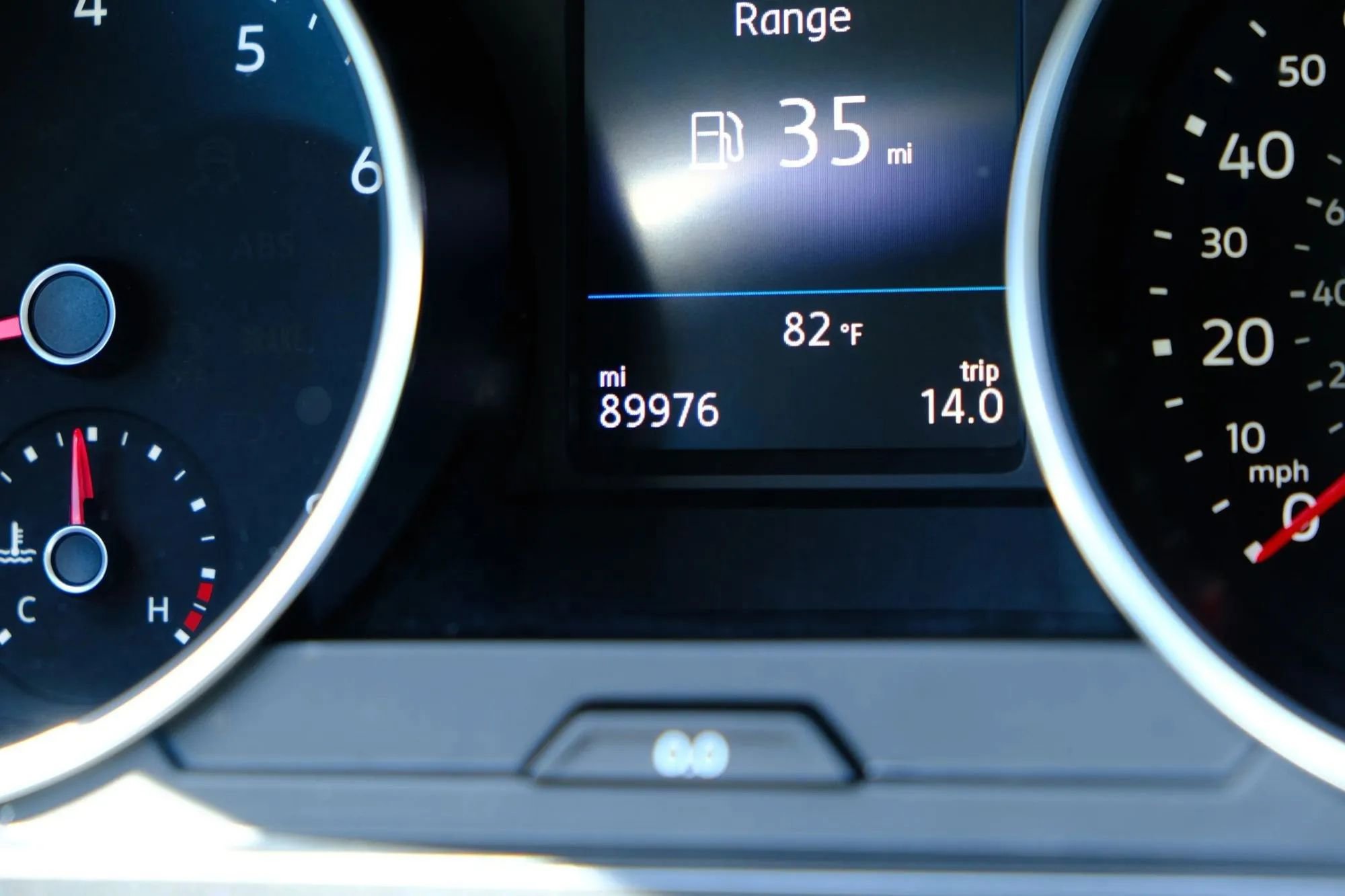 Used 2018 Volkswagen Tiguan SE FWD image 44