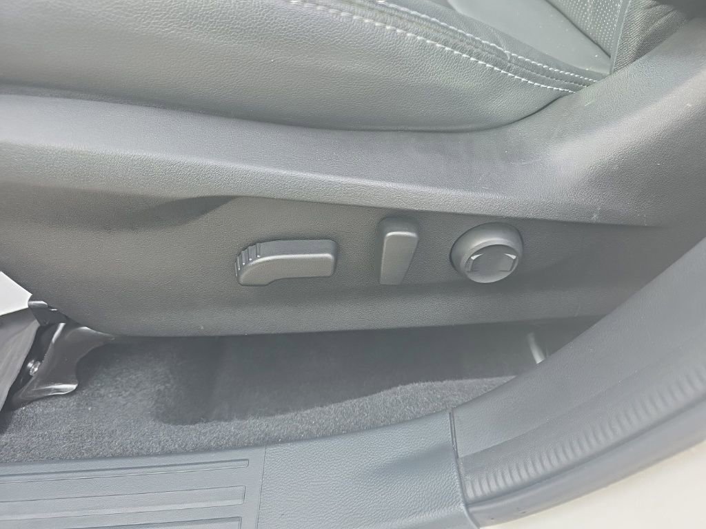 Used 2023 Subaru Forester Touring image 21