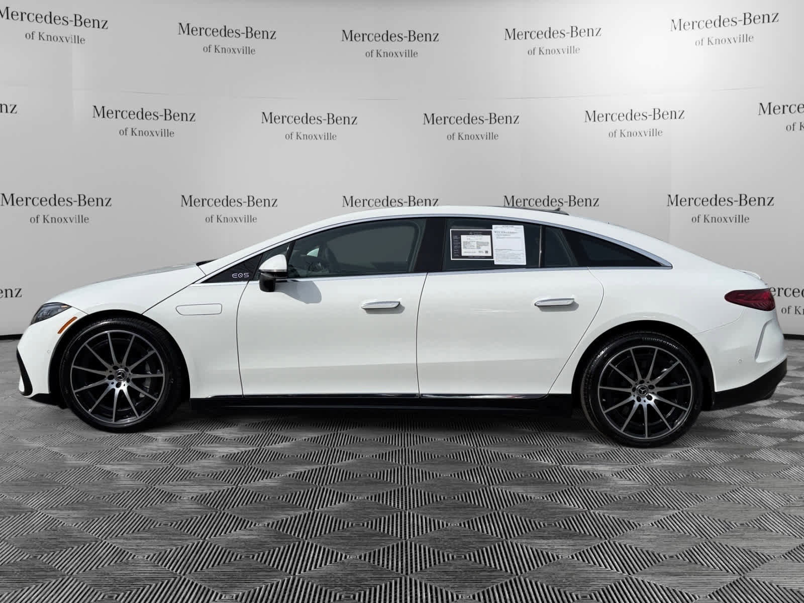 Certified 2022 Mercedes-Benz EQS 580 4MATIC Sedan image 2