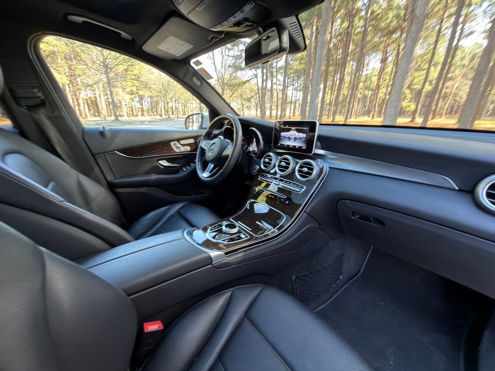 Used 2018 Mercedes-Benz GLC 300 4MATIC image 21