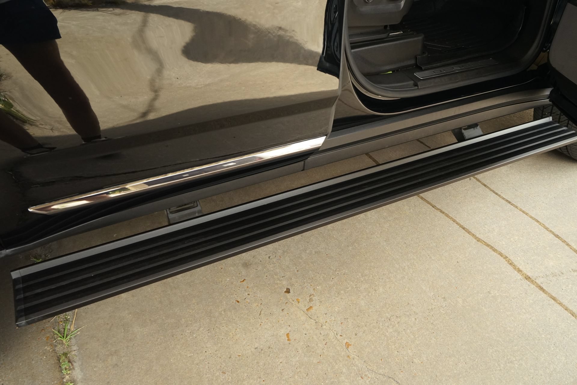 Used 2023 GMC Yukon Denali Ultimate AWD/4WD image 25