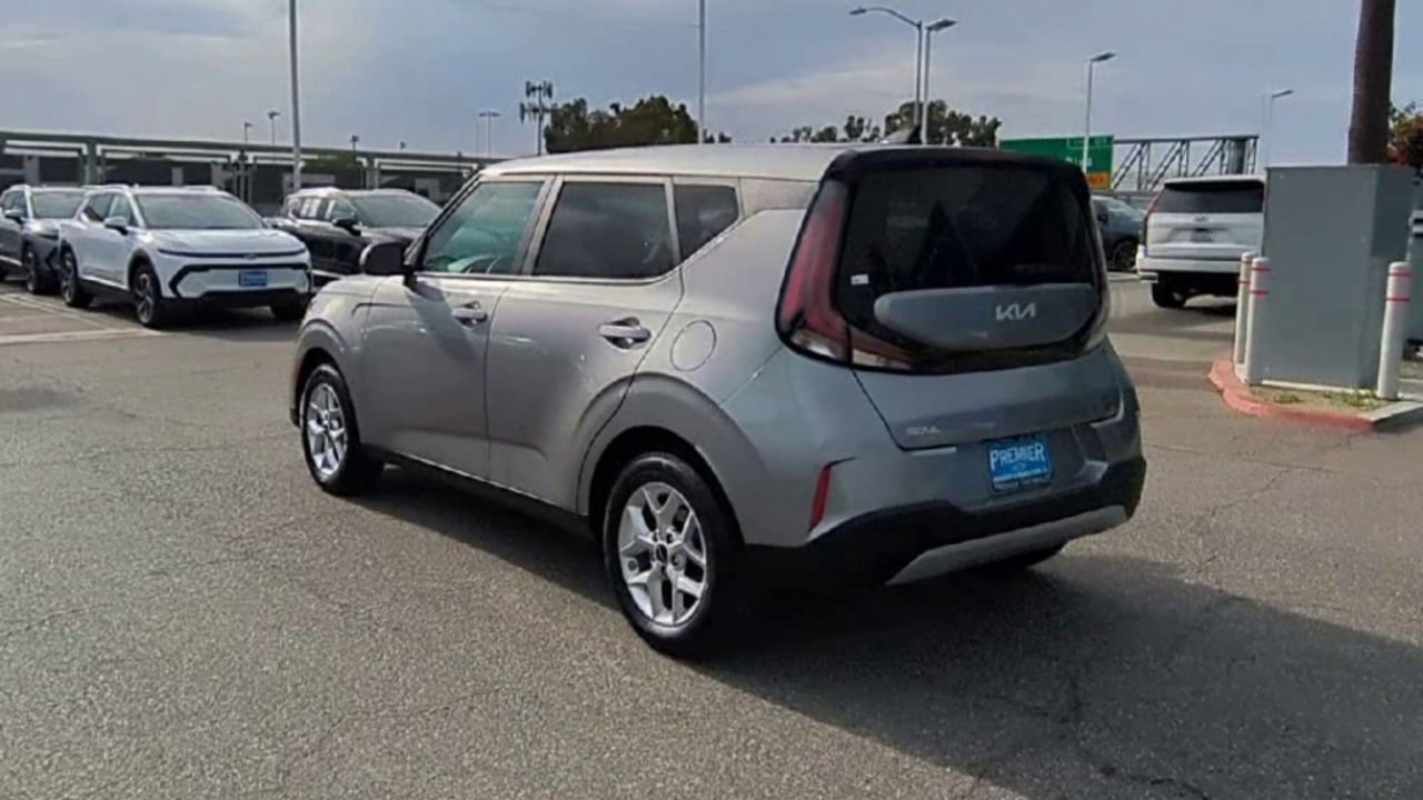 Used 2024 Kia Soul LX w/ Option Group 015 image 6