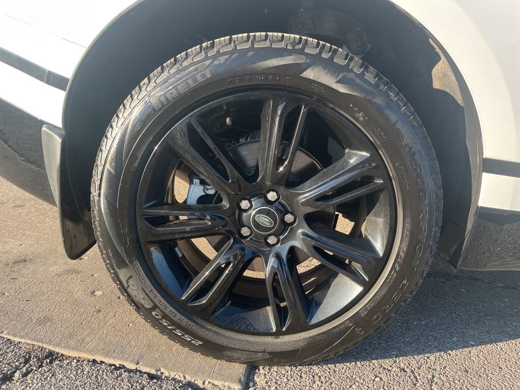 Used 2023 Land Rover Range Rover Velar R-Dynamic S image 17