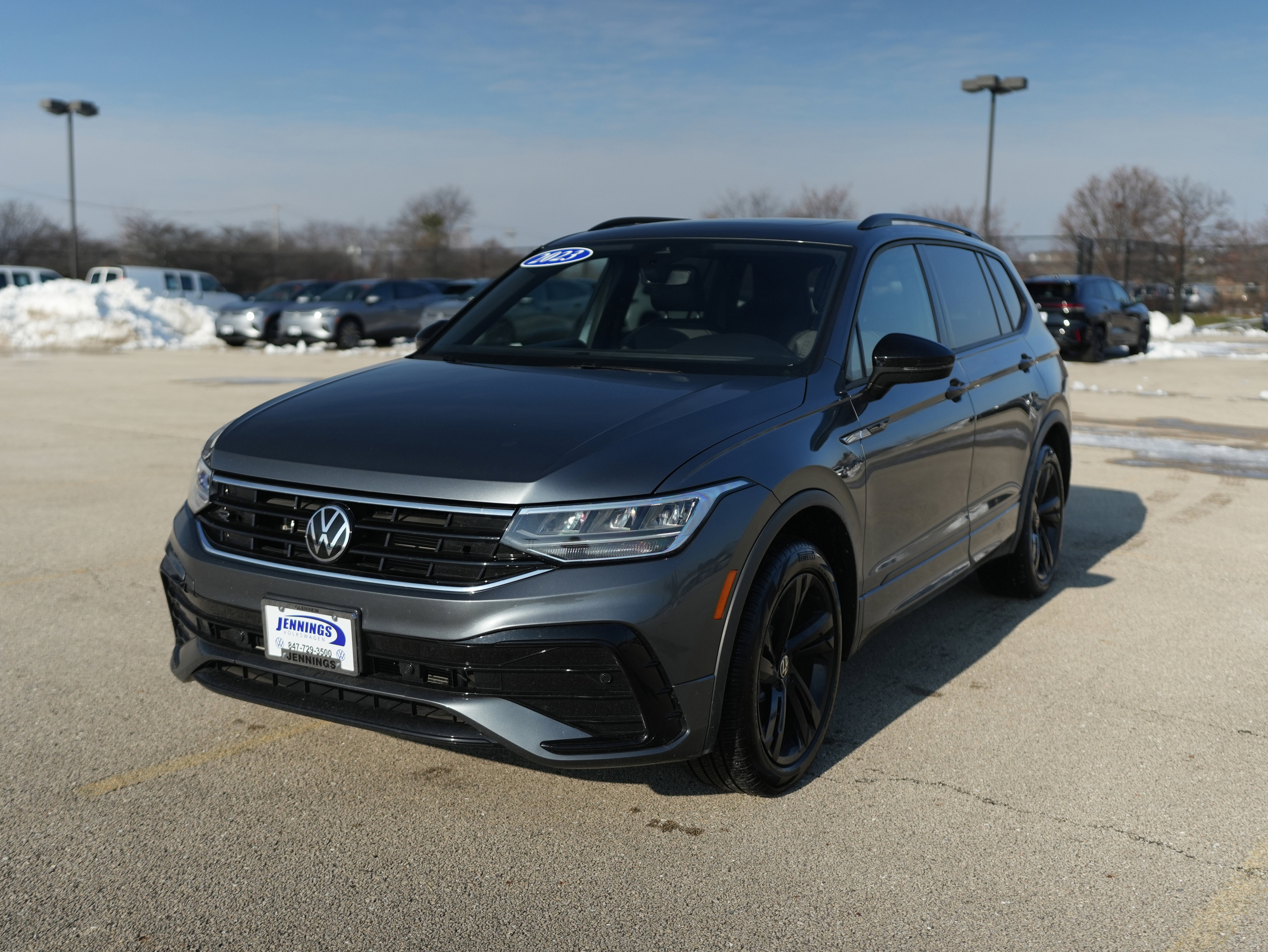 Used 2023 Volkswagen Tiguan SE R-Line image 4
