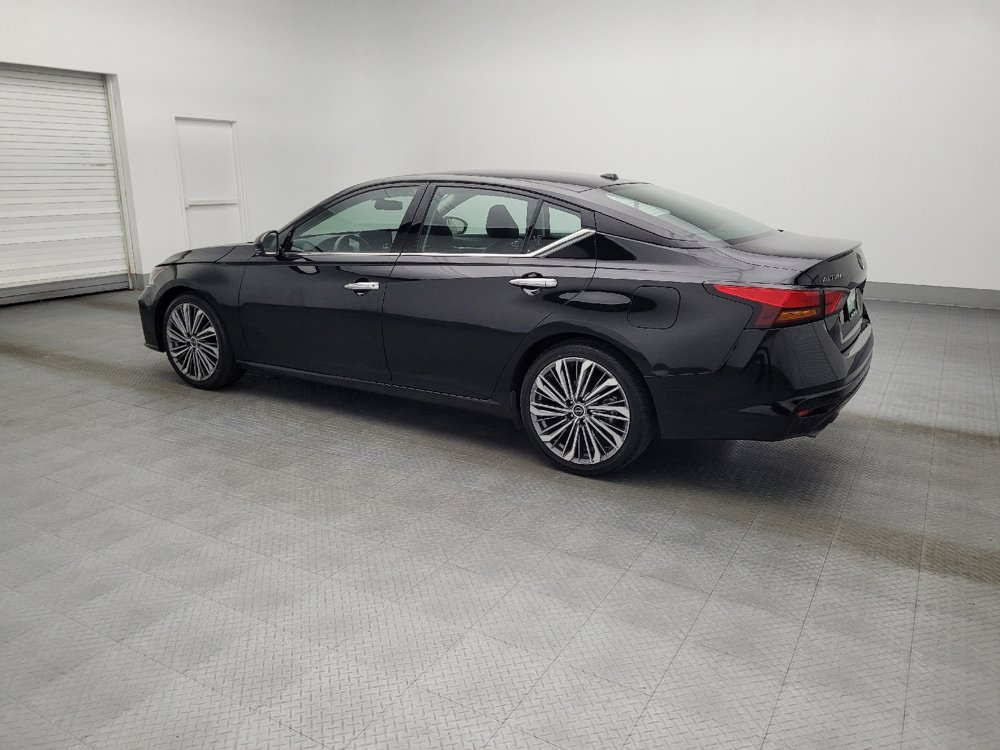 Used 2023 Nissan Altima 2.5 SL image 3