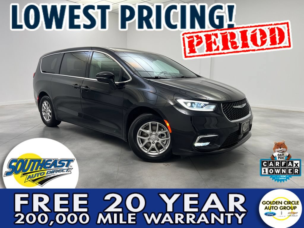 Used 2025 Chrysler Pacifica Select FWD image 1