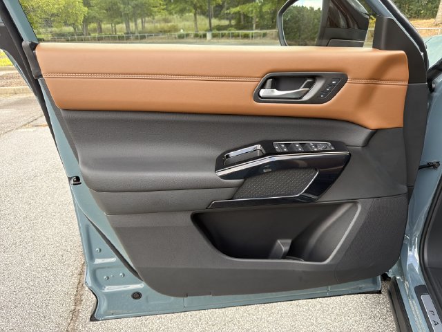 New 2026 Nissan Pathfinder Platinum AWD/4WD image 12