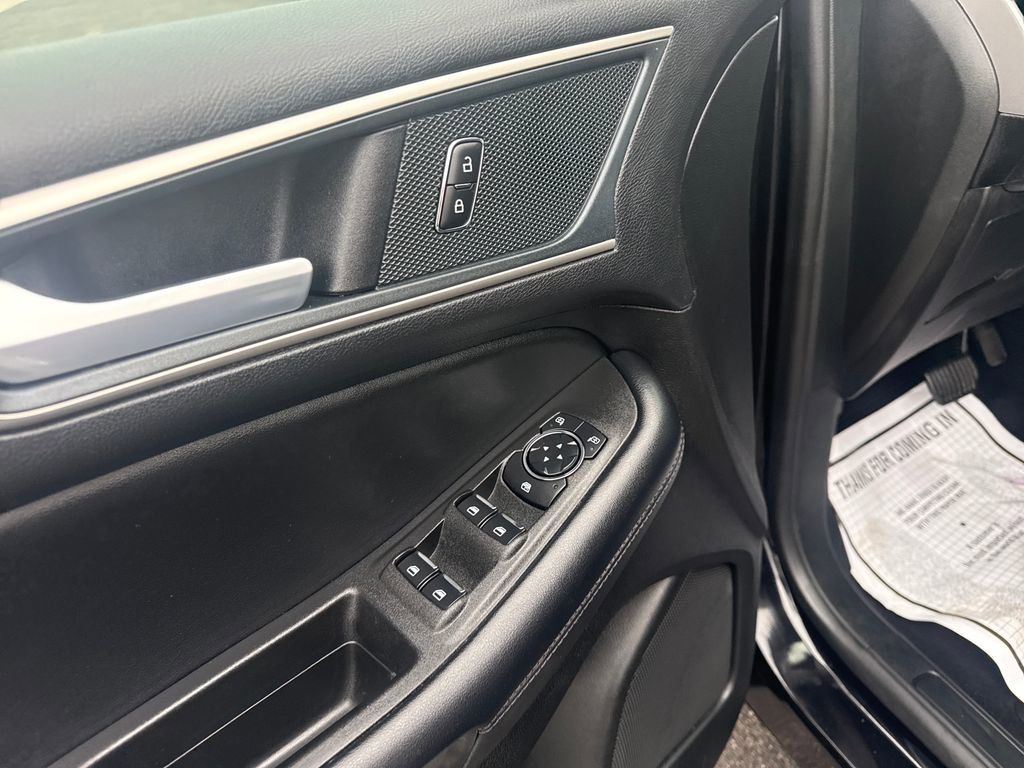 Used 2024 Ford Edge SEL w/ Convenience Package image 28