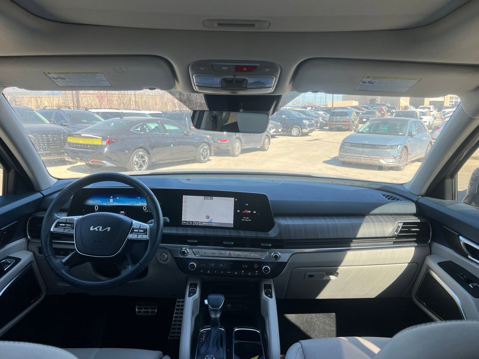 Used 2025 Kia Telluride SX w/ SX Captain's Chair Package image 24