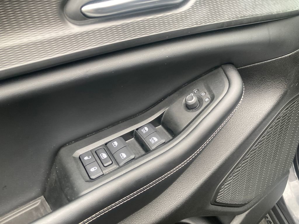 Used 2024 Jeep Grand Cherokee Altitude AWD/4WD image 14