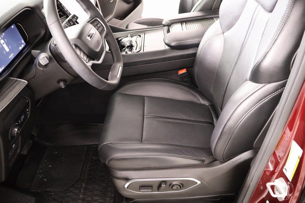 Used 2024 Jeep Wagoneer Series II w/ Premium Group I image 12