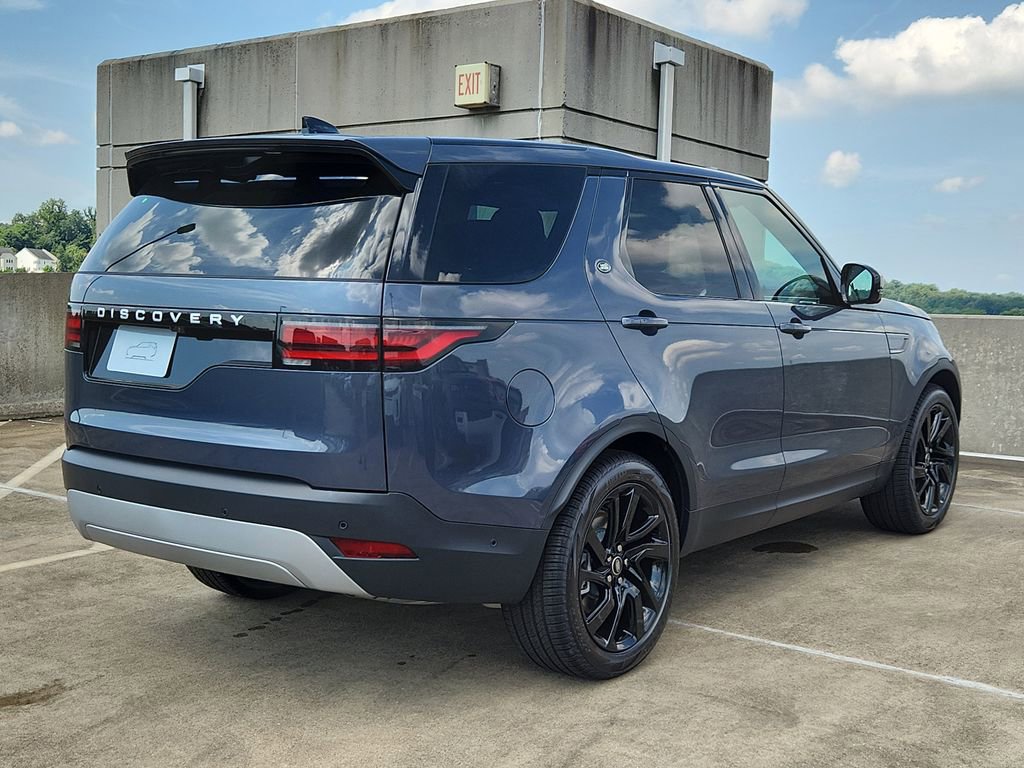 Certified 2025 Land Rover Discovery S AWD/4WD image 2