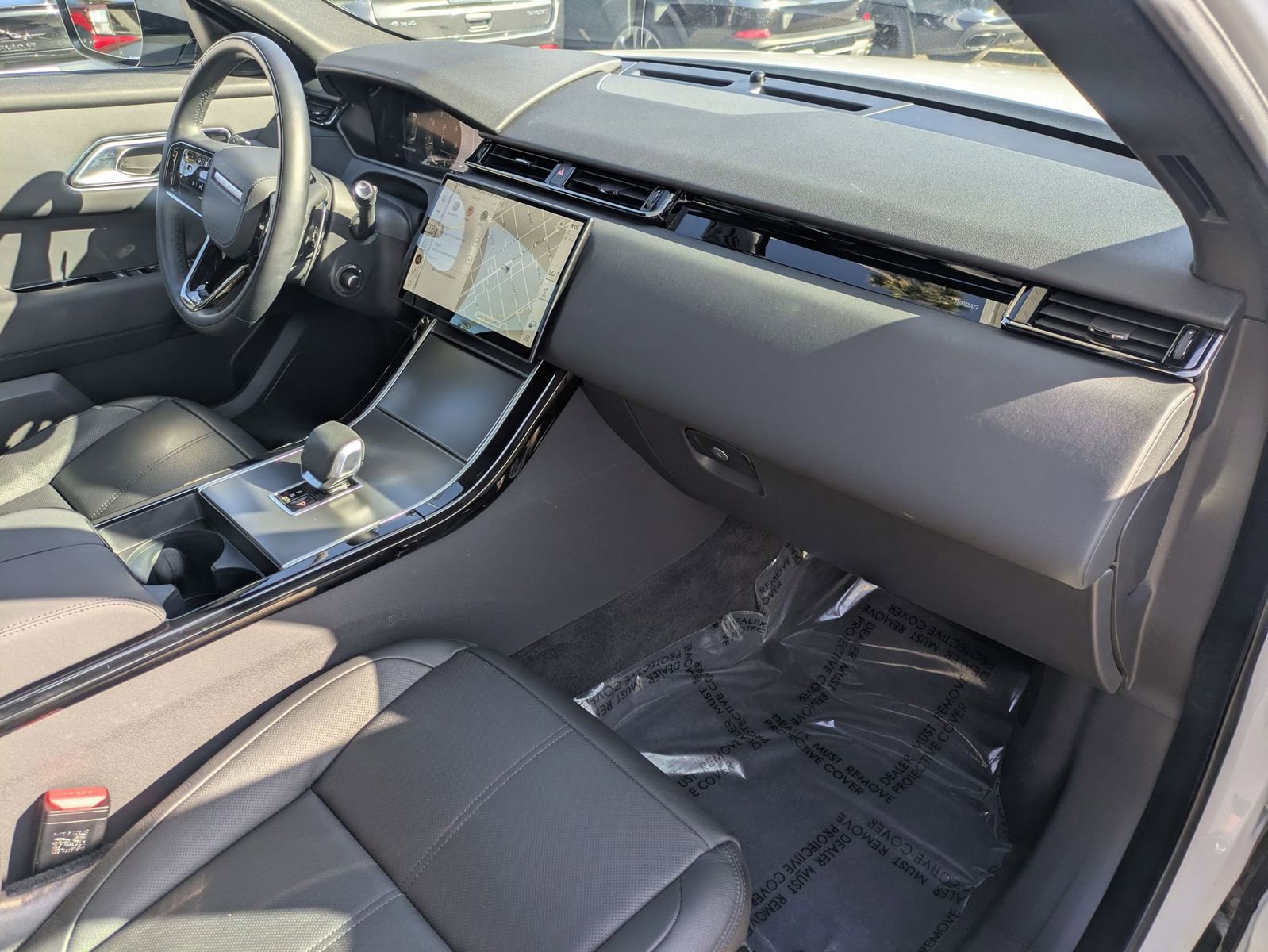 Used 2026 Land Rover Range Rover Velar S AWD/4WD image 31