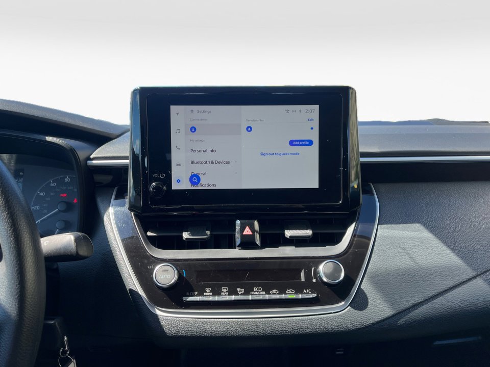 Used 2025 Toyota Corolla LE image 19