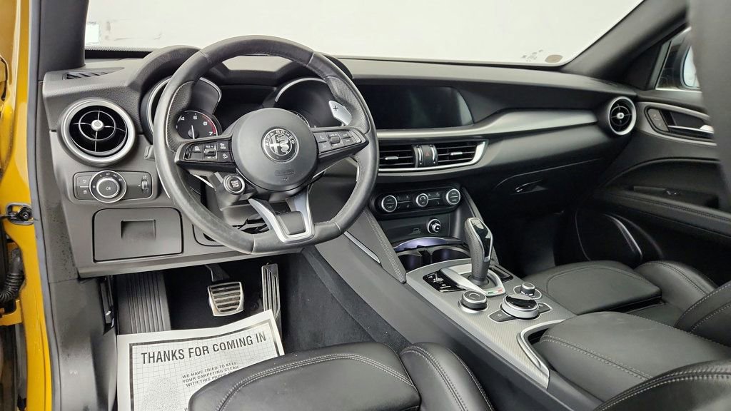 Used 2023 Alfa Romeo Stelvio Veloce image 32