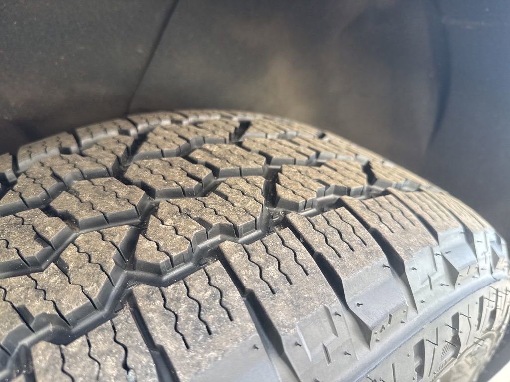 Used 2022 Chevrolet Suburban Z71 w/ Luxury Package image 35