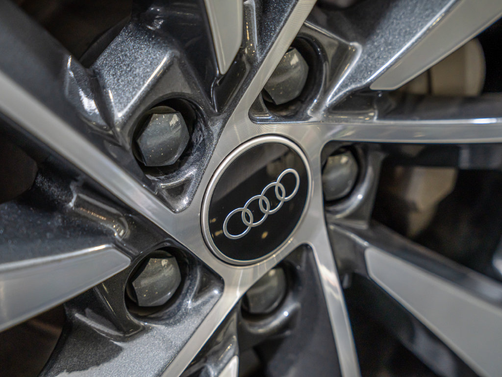 Used 2024 Audi Q5 2.0T Premium w/ Summer of Audi Package AWD/4WD image 8