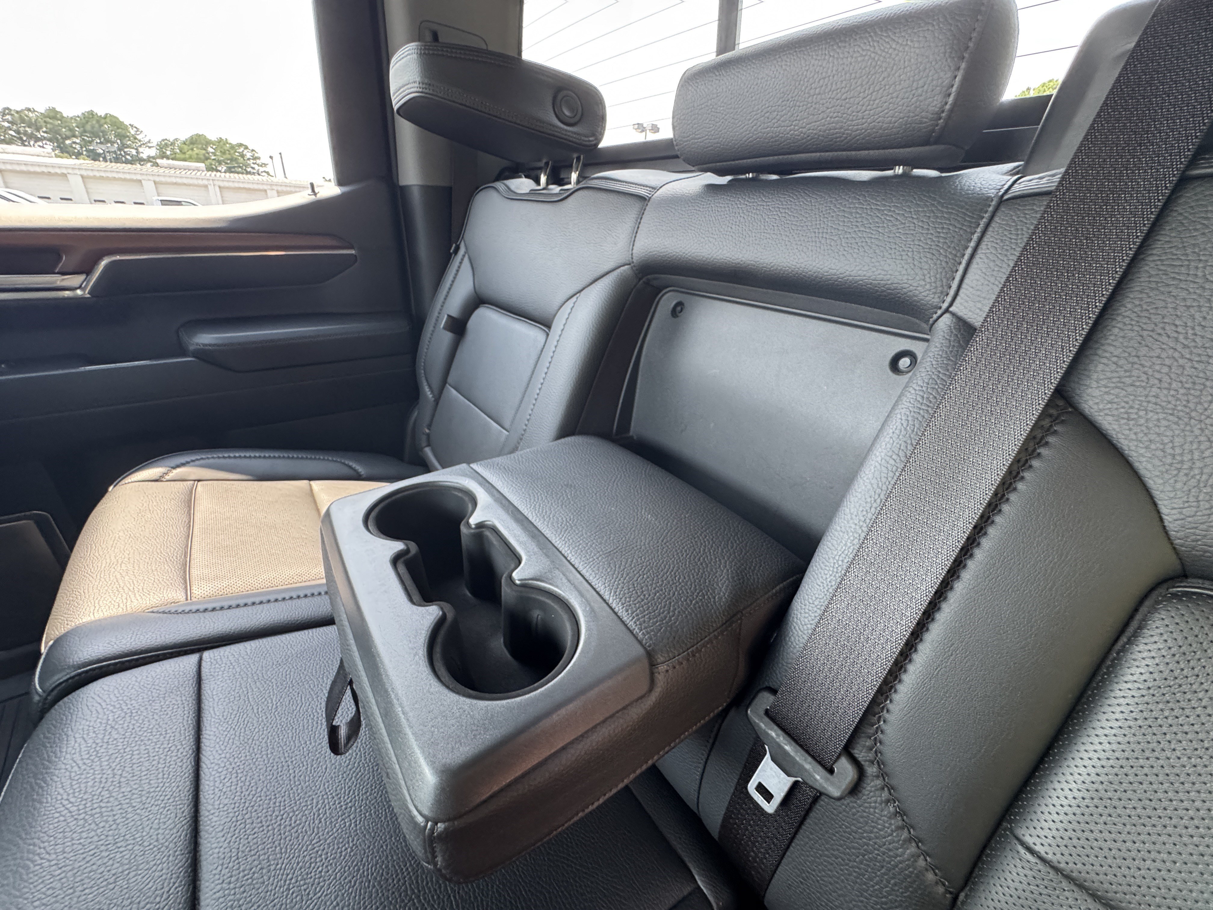 Used 2023 GMC Sierra 1500 Denali w/ Technology Package AWD/4WD image 17