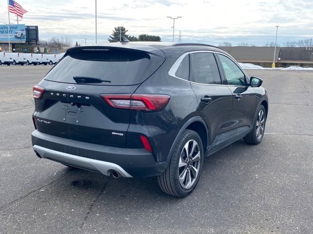 Used 2023 Ford Escape Platinum AWD/4WD image 3