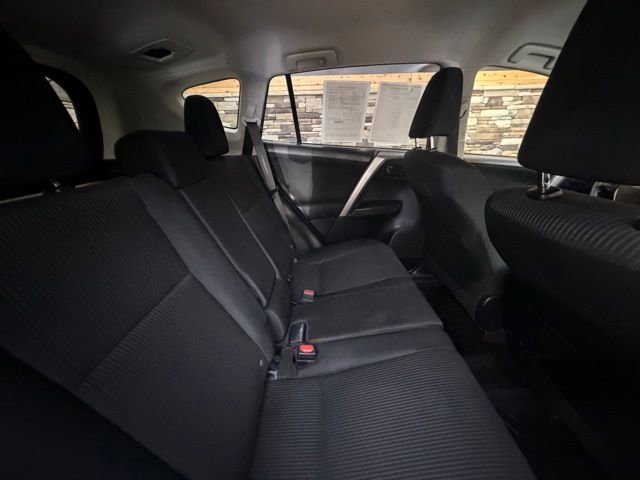 Used 2016 Toyota RAV4 LE AWD/4WD image 29