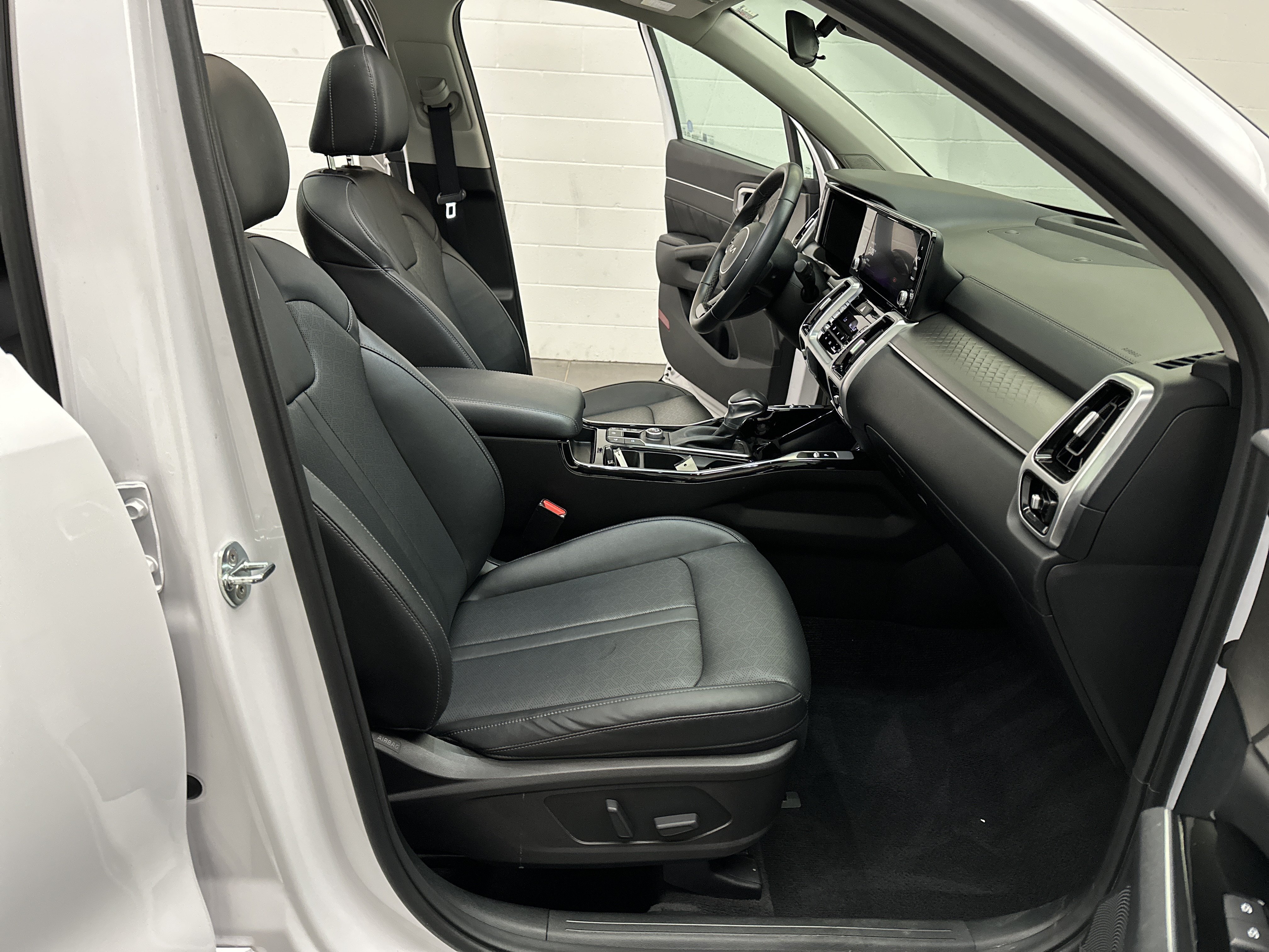 Used 2022 Kia Sorento SX FWD image 22