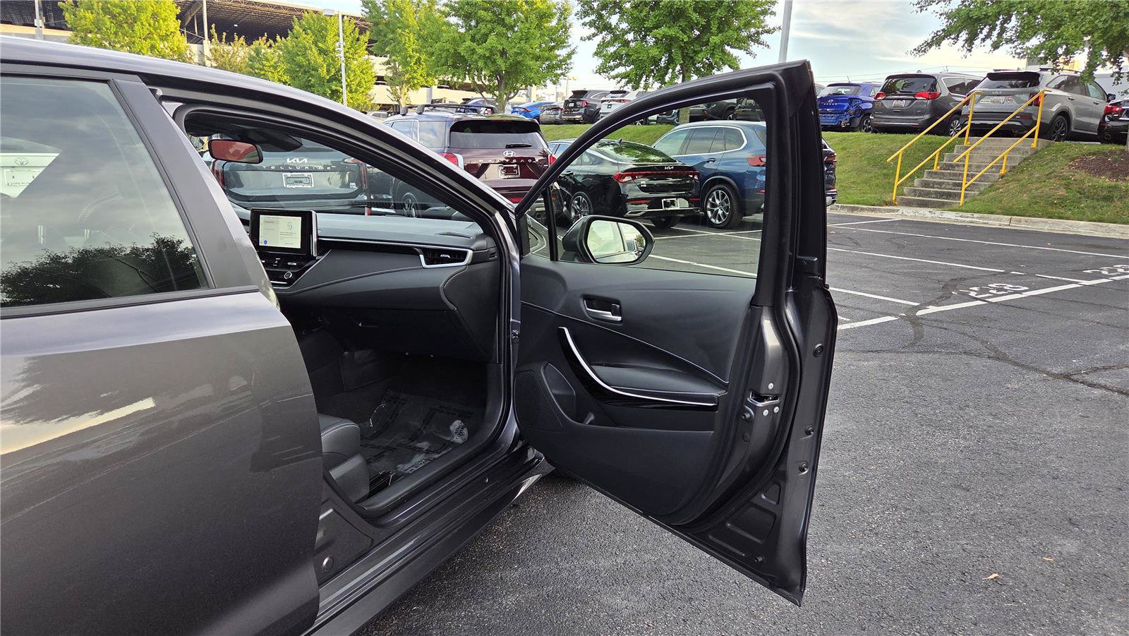 Used 2026 Toyota Corolla XSE FWD image 27