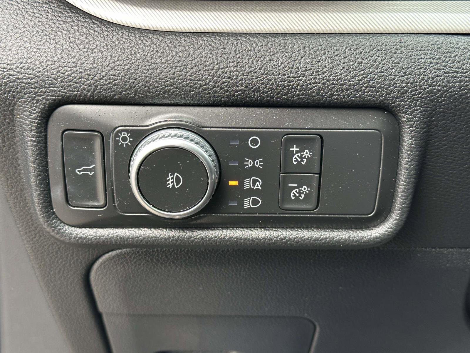 Used 2020 Ford Explorer XLT w/ Equipment Group 202A image 22