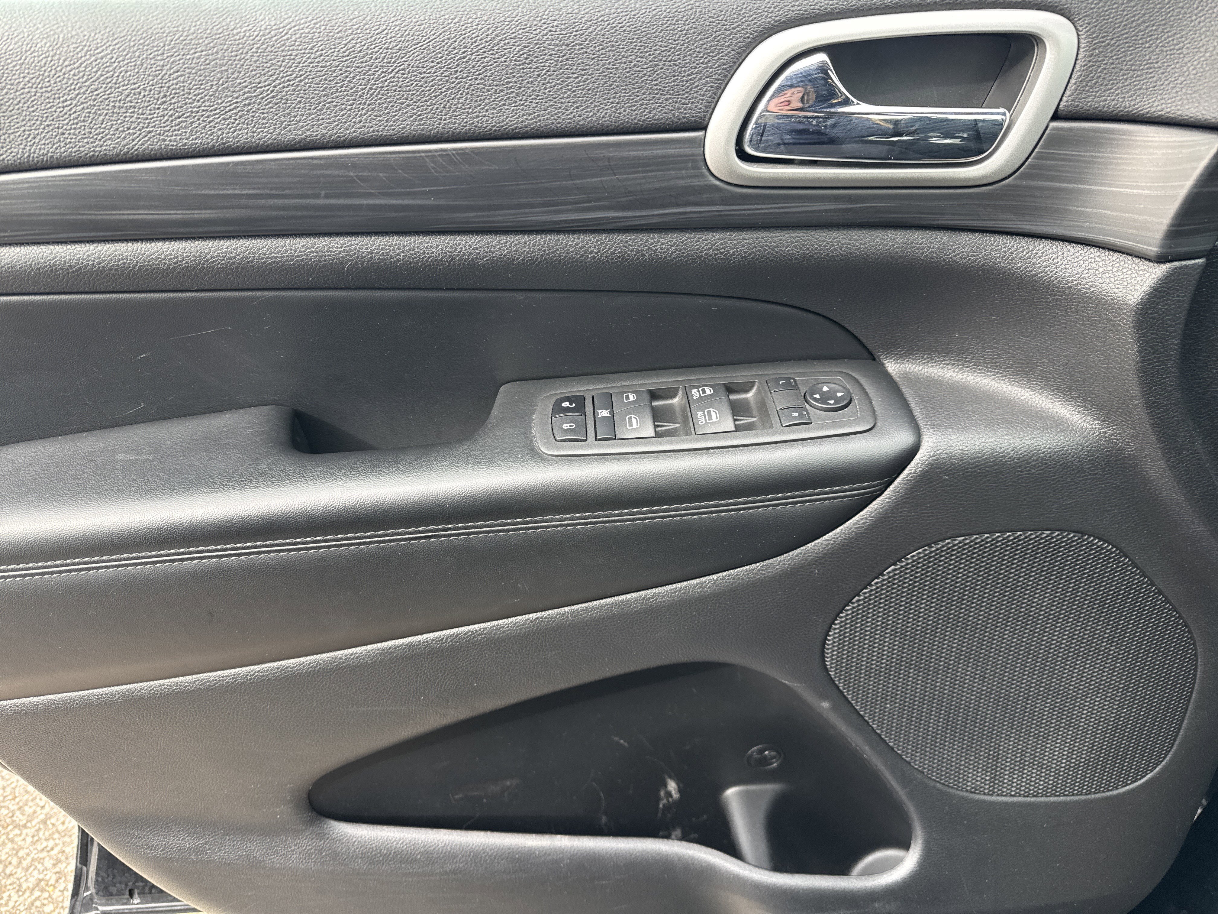 Used 2022 Jeep Grand Cherokee Laredo X image 9