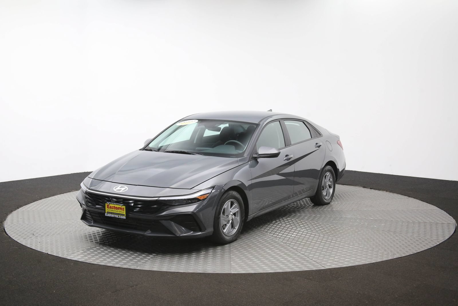 Used 2024 Hyundai Elantra SE FWD image 53