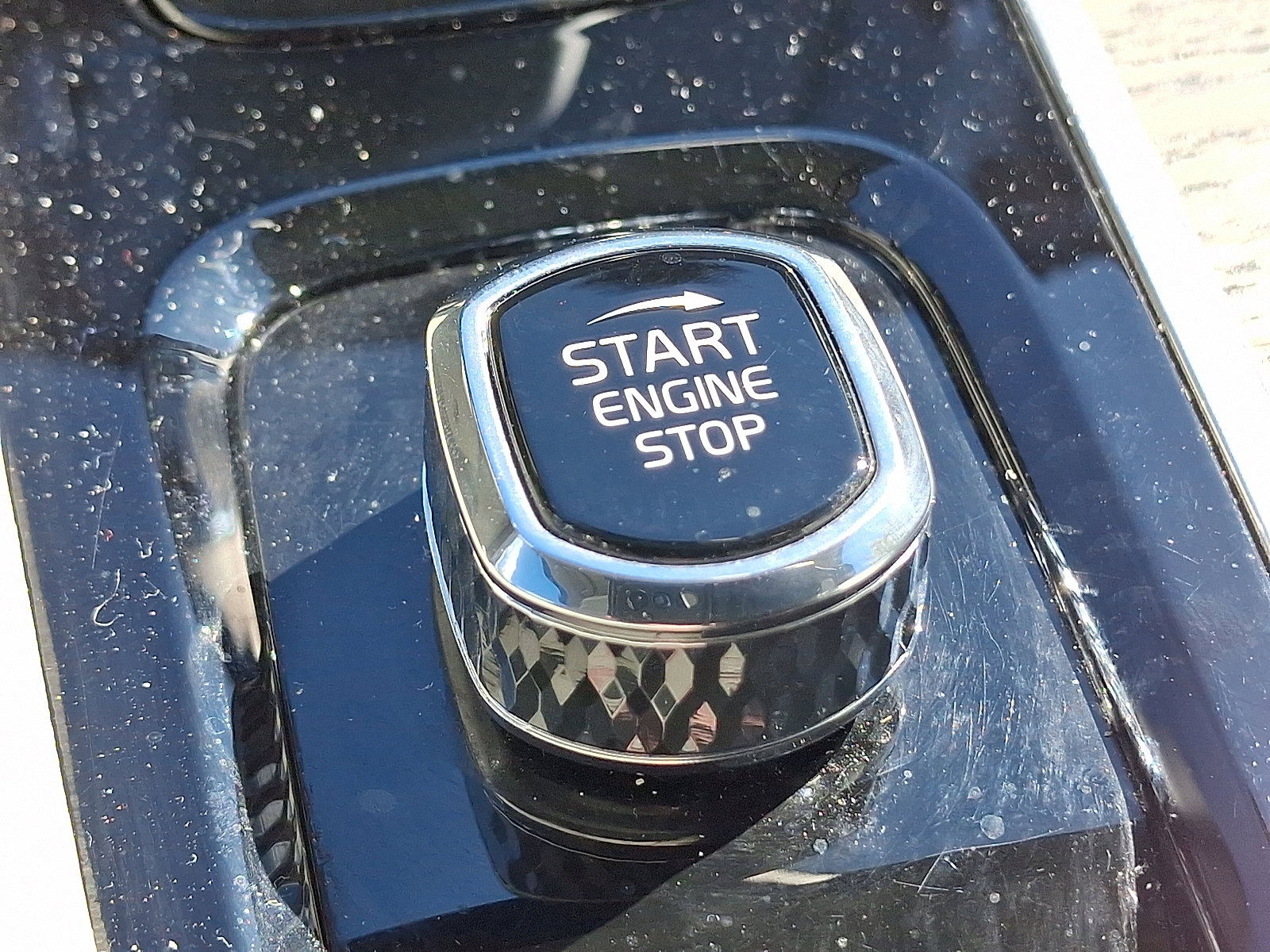 Used 2024 Volvo XC90 T8 Plus w/ Protection Package Premier image 25