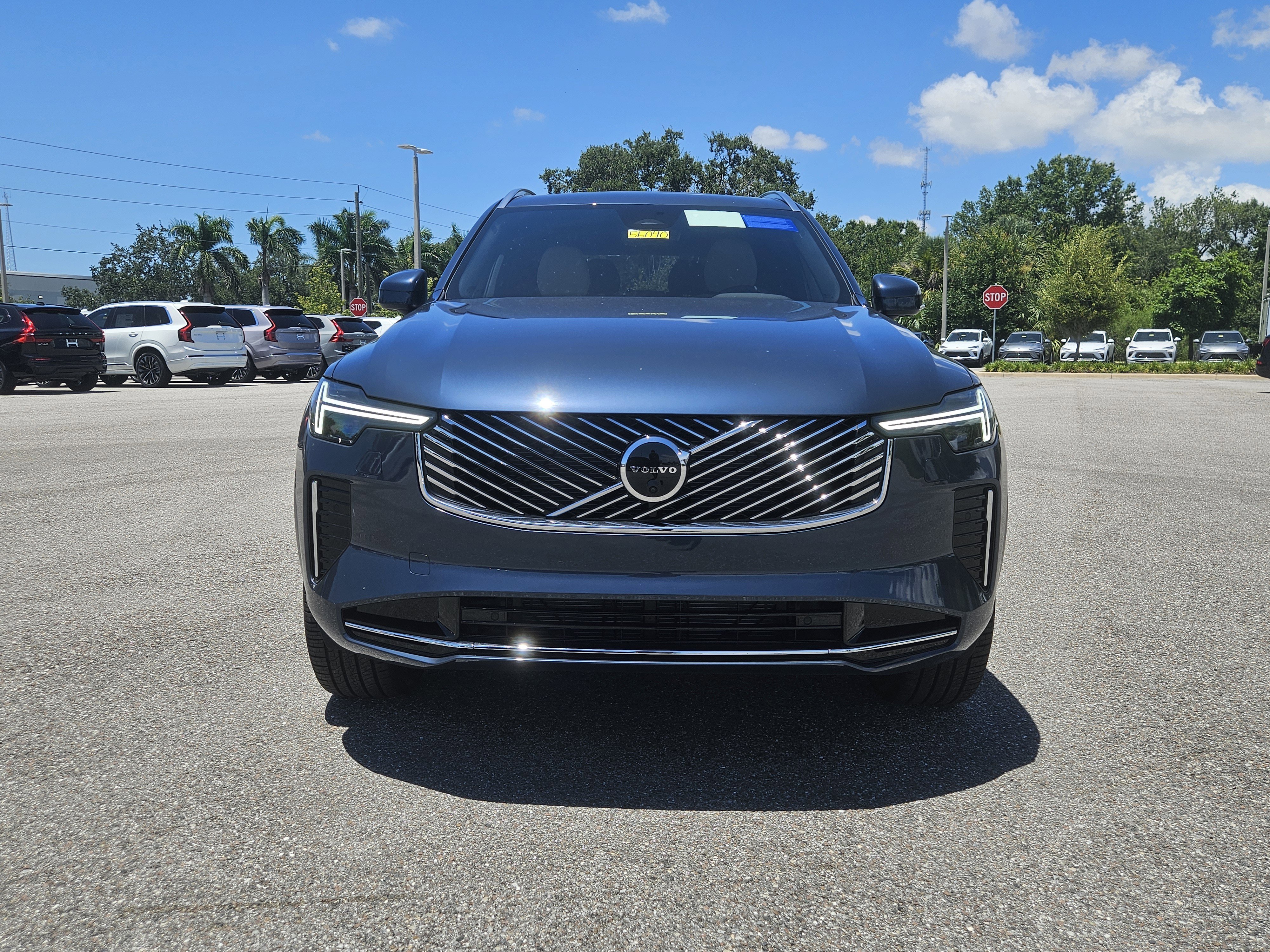 New 2026 Volvo XC90 B5 Plus image 2