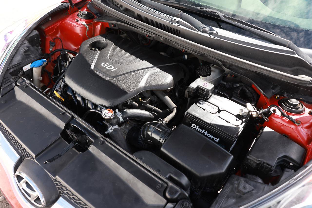Used 2016 Hyundai Veloster FWD image 40