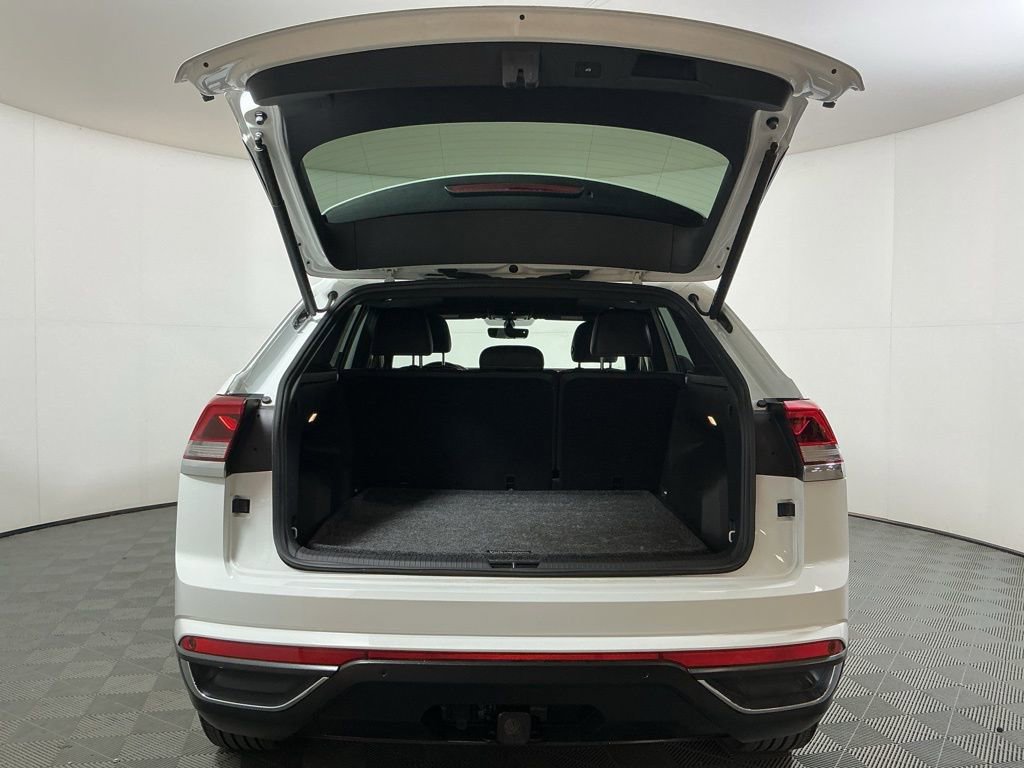 Used 2023 Volkswagen Atlas Cross Sport SE image 28