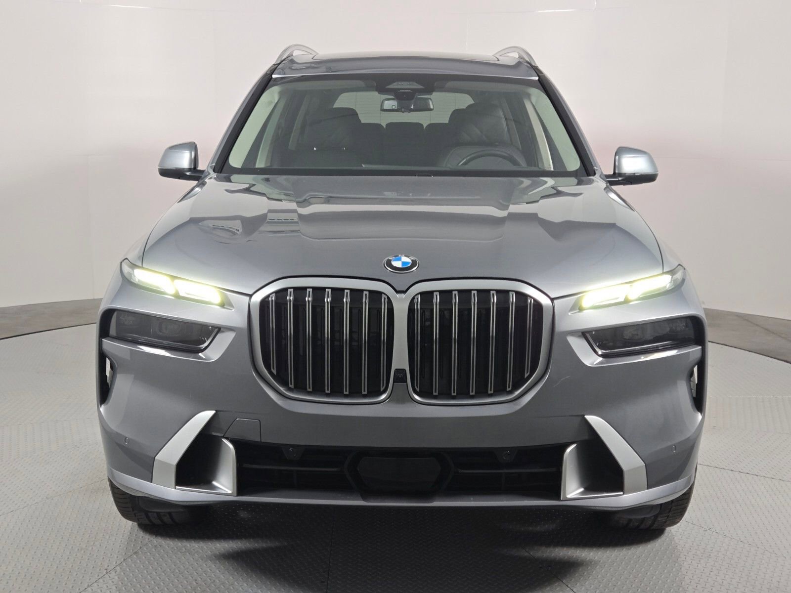 Used 2024 BMW X7 xDrive40i w/ Parking Assistance Package image 8