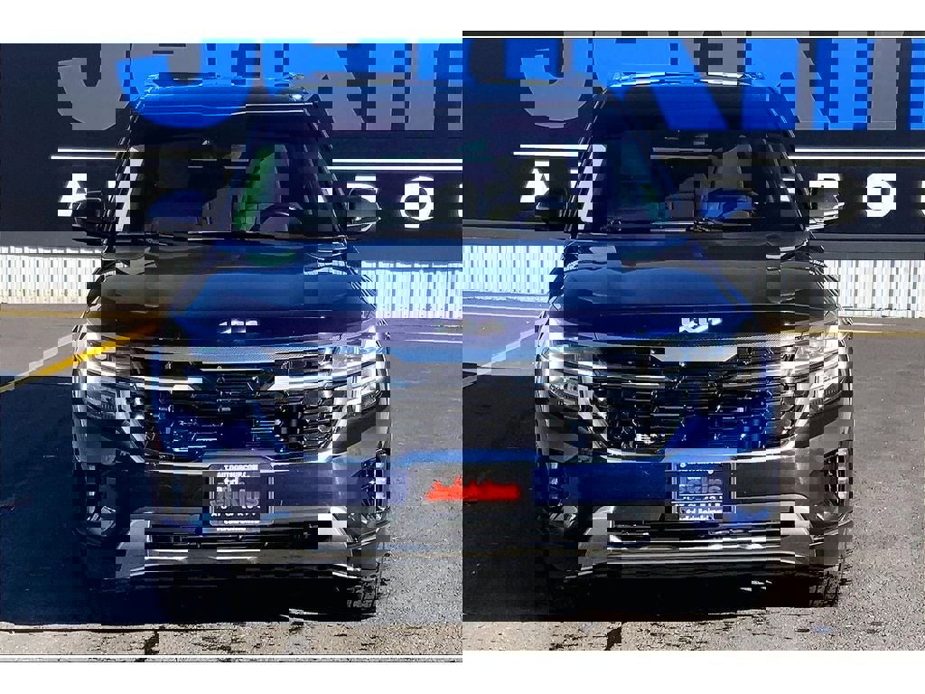 Used 2024 Kia Seltos SX w/ SX Sunroof Package image 3