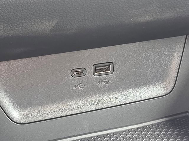New 2026 Chevrolet Equinox LT w/ Convenience Package II FWD image 31