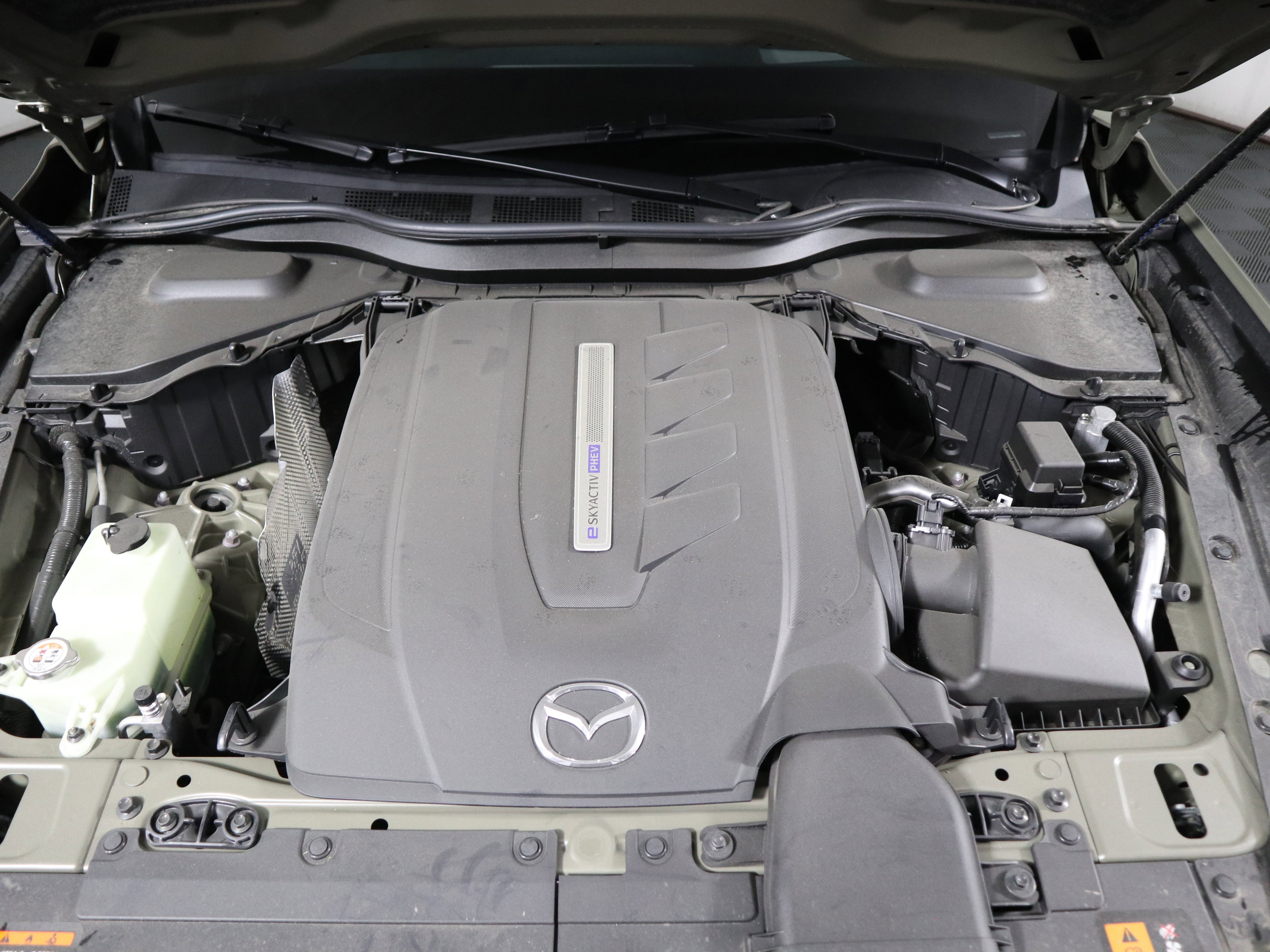 Certified 2025 MAZDA CX-70 Plug-In Hybrid w/ Premium Pkg image 13