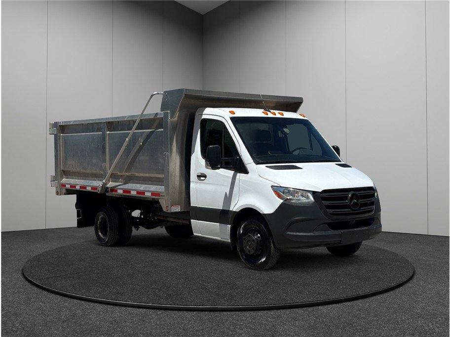 Used 2021 Mercedes-Benz Sprinter 4500 image 1