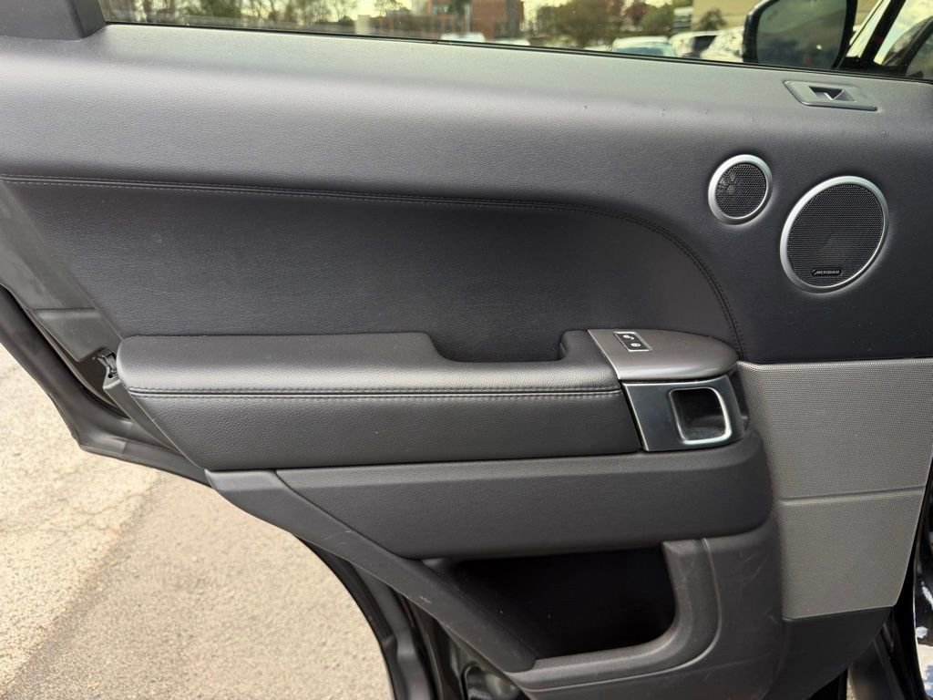 Used 2016 Land Rover Range Rover Sport SE image 27