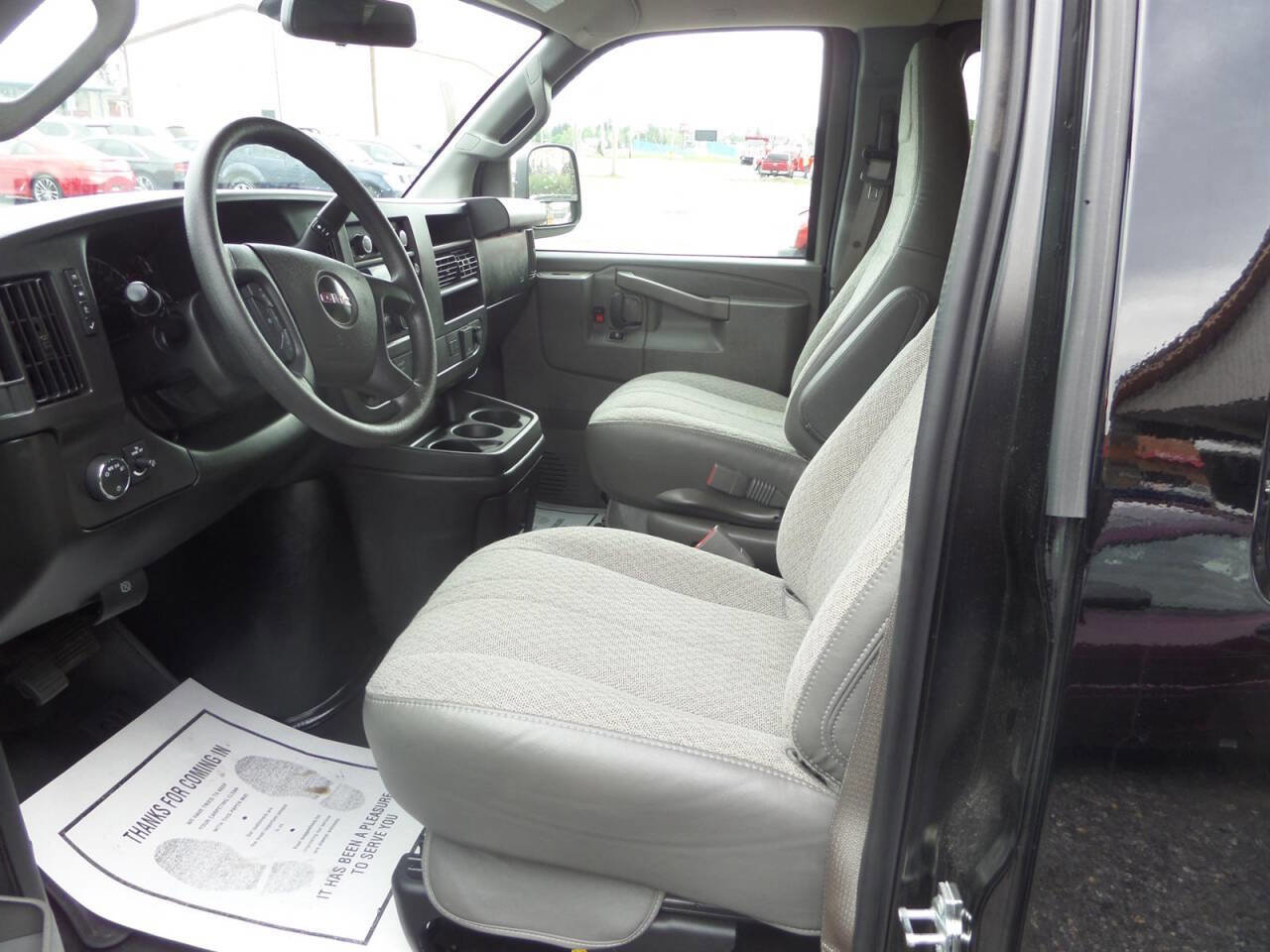 Used 2025 GMC Savana 2500 LT w/ LT Preferred Equipment Group RWD image 7