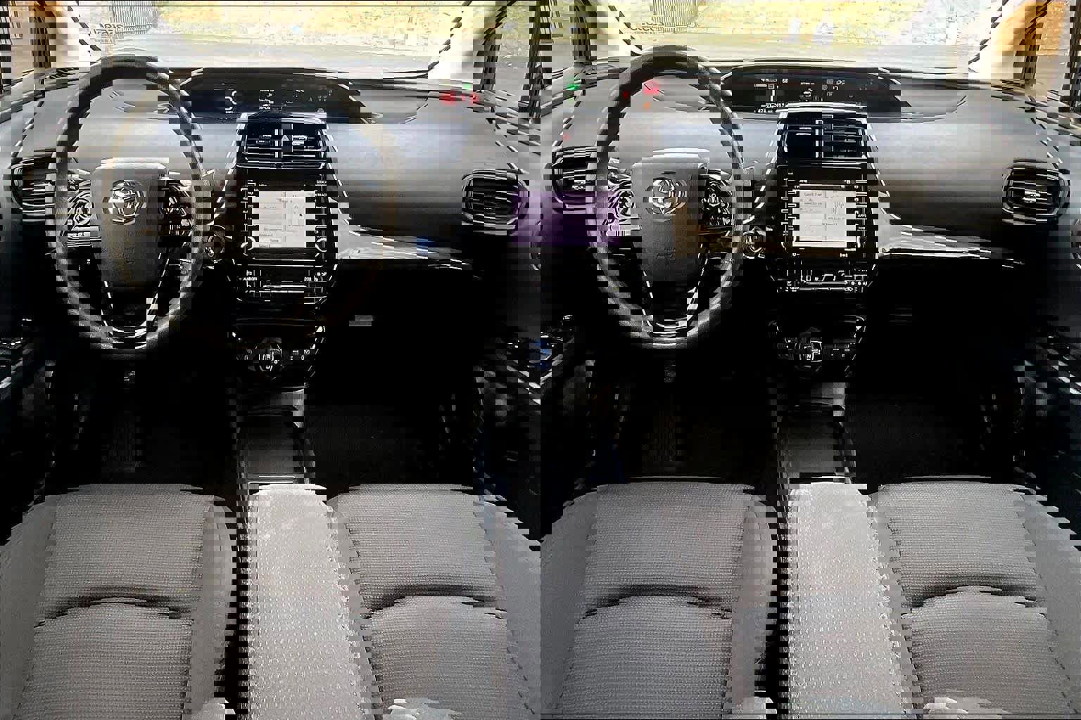 Used 2021 Toyota Prius L Eco image 18