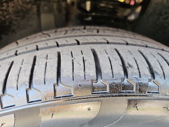 Used 2022 Volkswagen Tiguan SE R-Line image 26