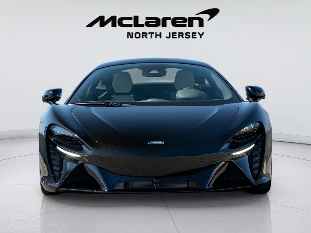 New 2025 McLaren Artura image 3